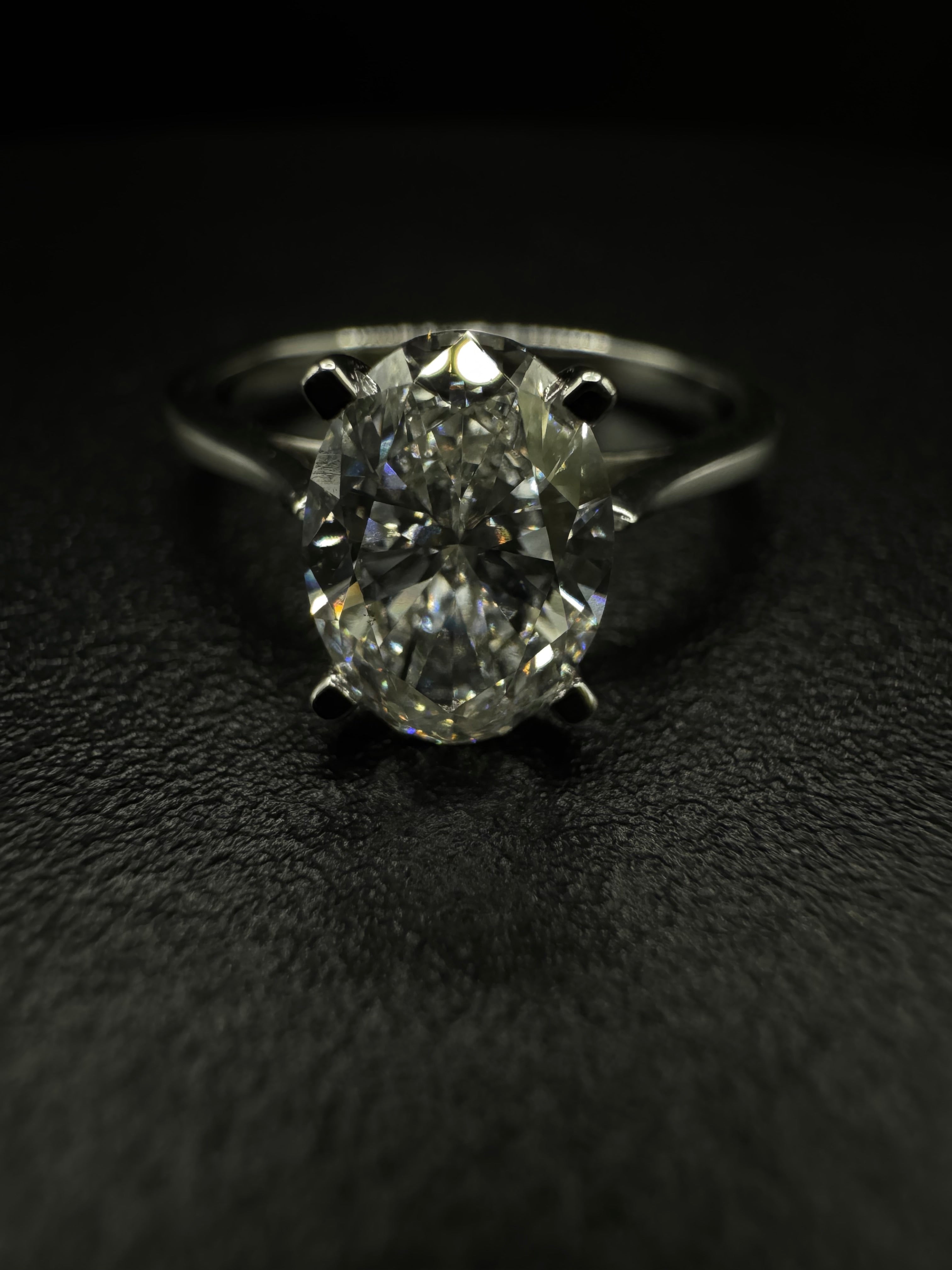 1.5c Oval solitaire