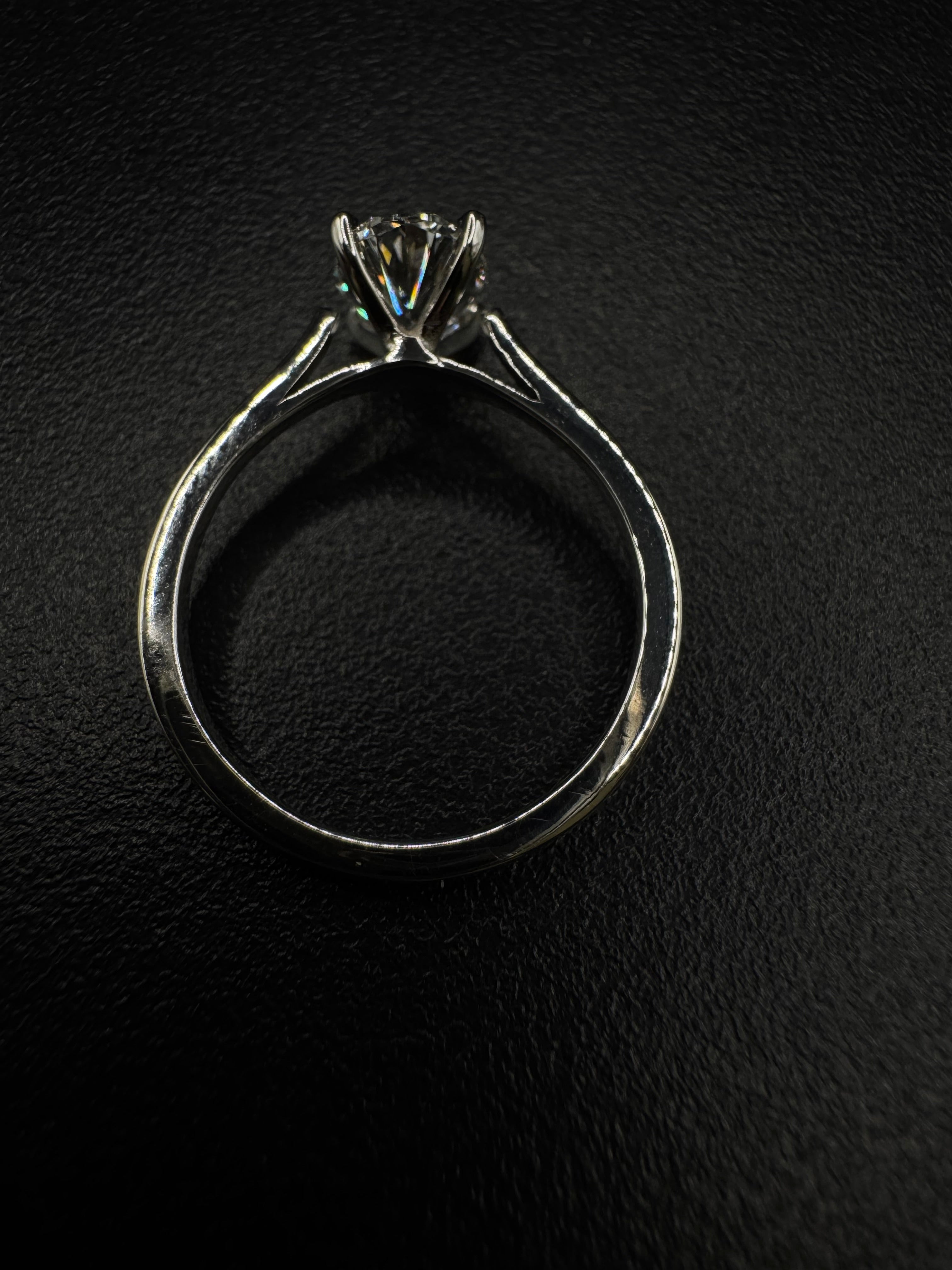1.5c Oval solitaire
