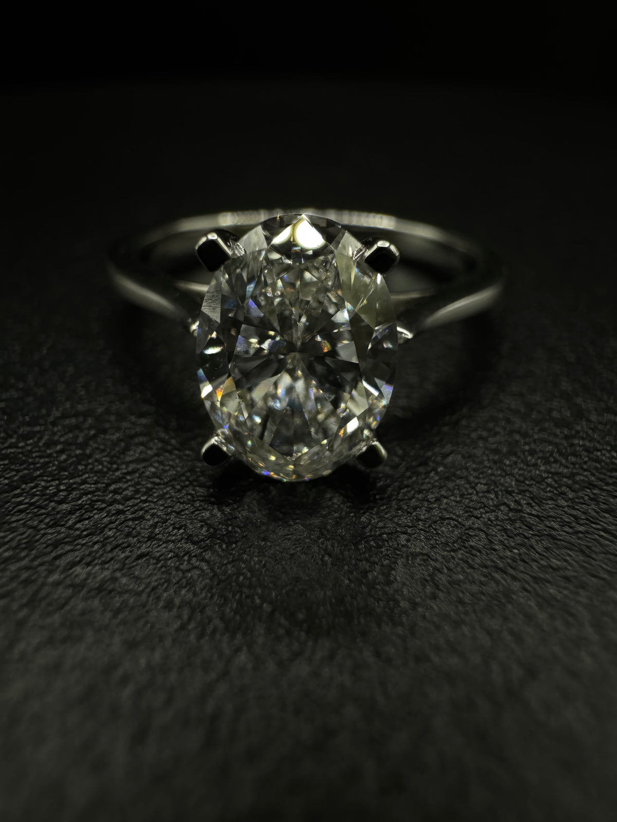 1.5c Oval solitaire