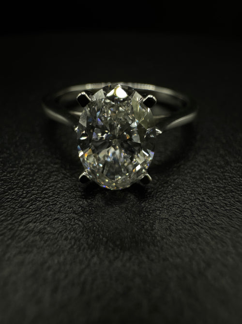 1.5c Oval solitaire